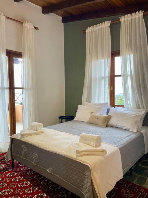 Almond Home Livadia  Buitenkant foto
