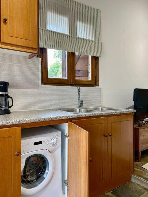 Almond Home Livadia  Buitenkant foto