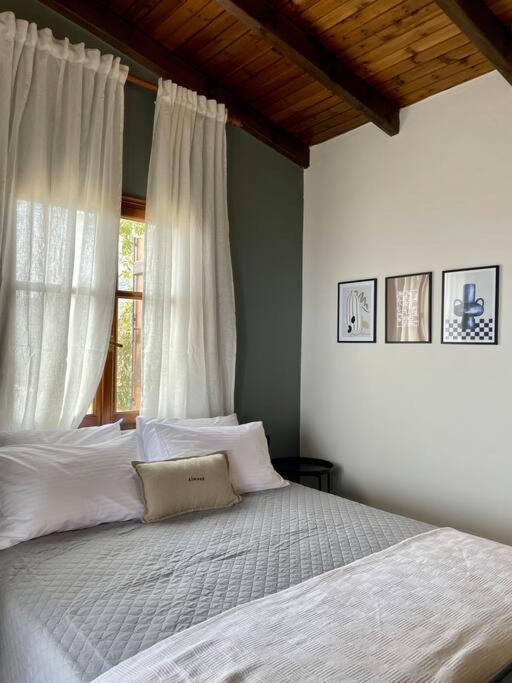Almond Home Livadia  Buitenkant foto
